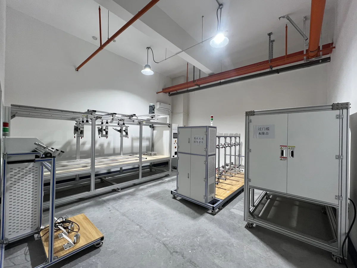 Test lab with floor and drop test benches